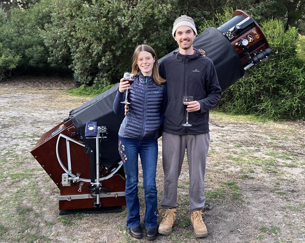 Interstate Guest With Overseas Friend Enjoy Our Beach And Sky